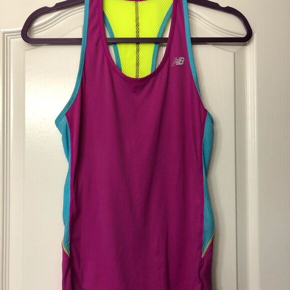 COPY - New balance workout top - Picture 2 of 3